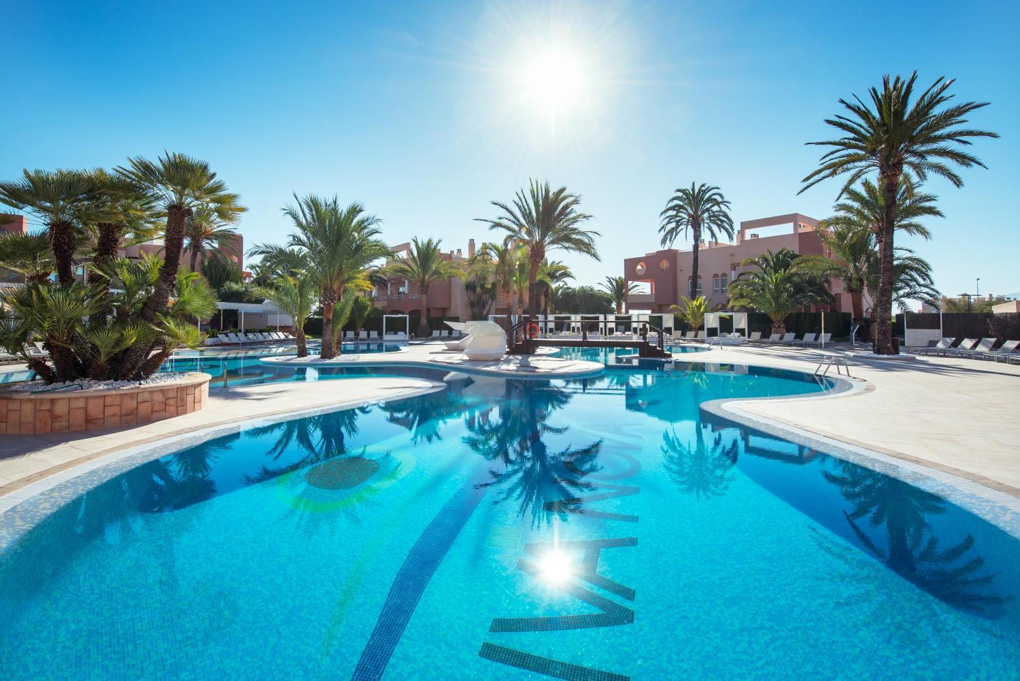 Oliva Nova Beach & Golf Hotel Exterior photo
