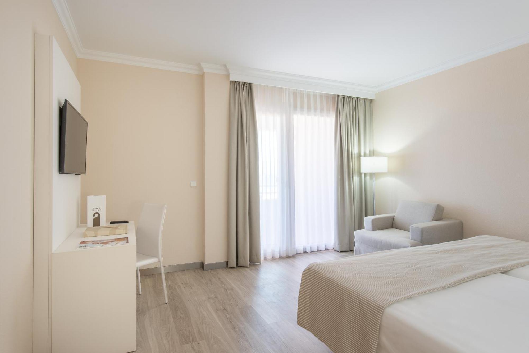 Oliva Nova Beach & Golf Hotel Exterior photo